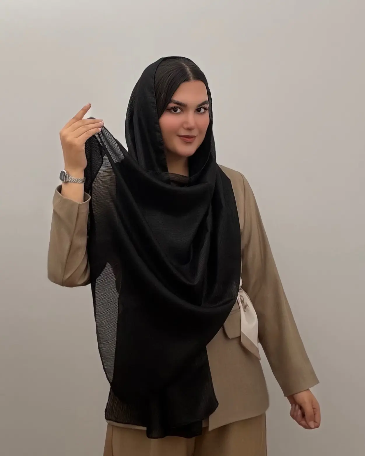 شال مشکی کریستال