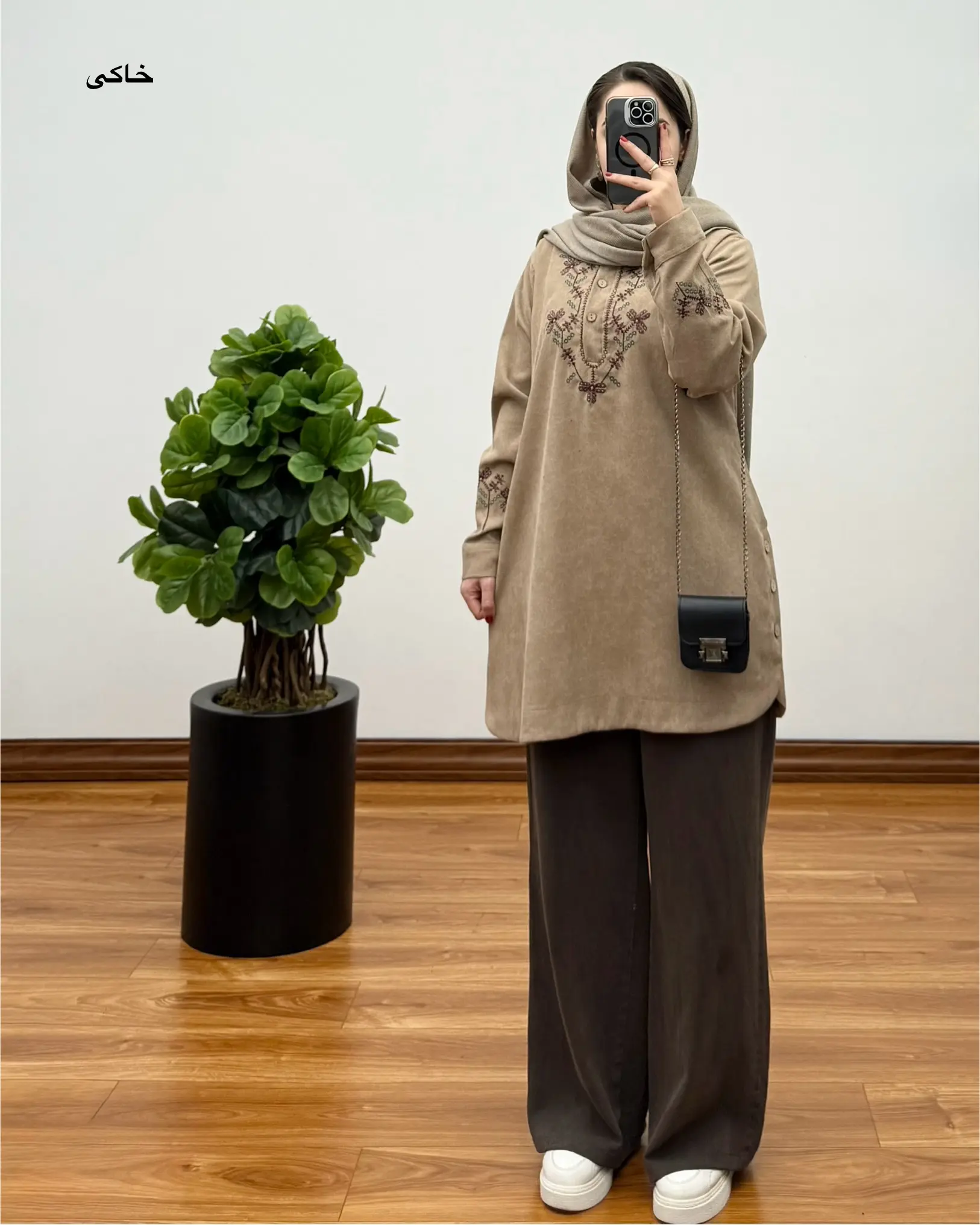 مانتو گلدوزی روژین (طرح مینیاتور)