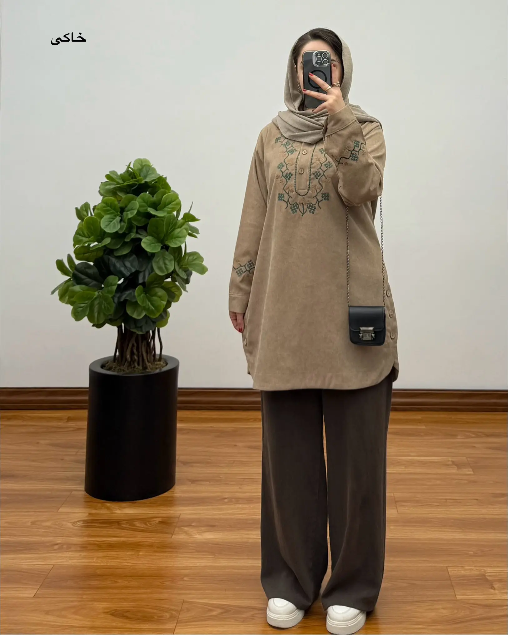 مانتو گلدوزی روژین (طرح خوشه)