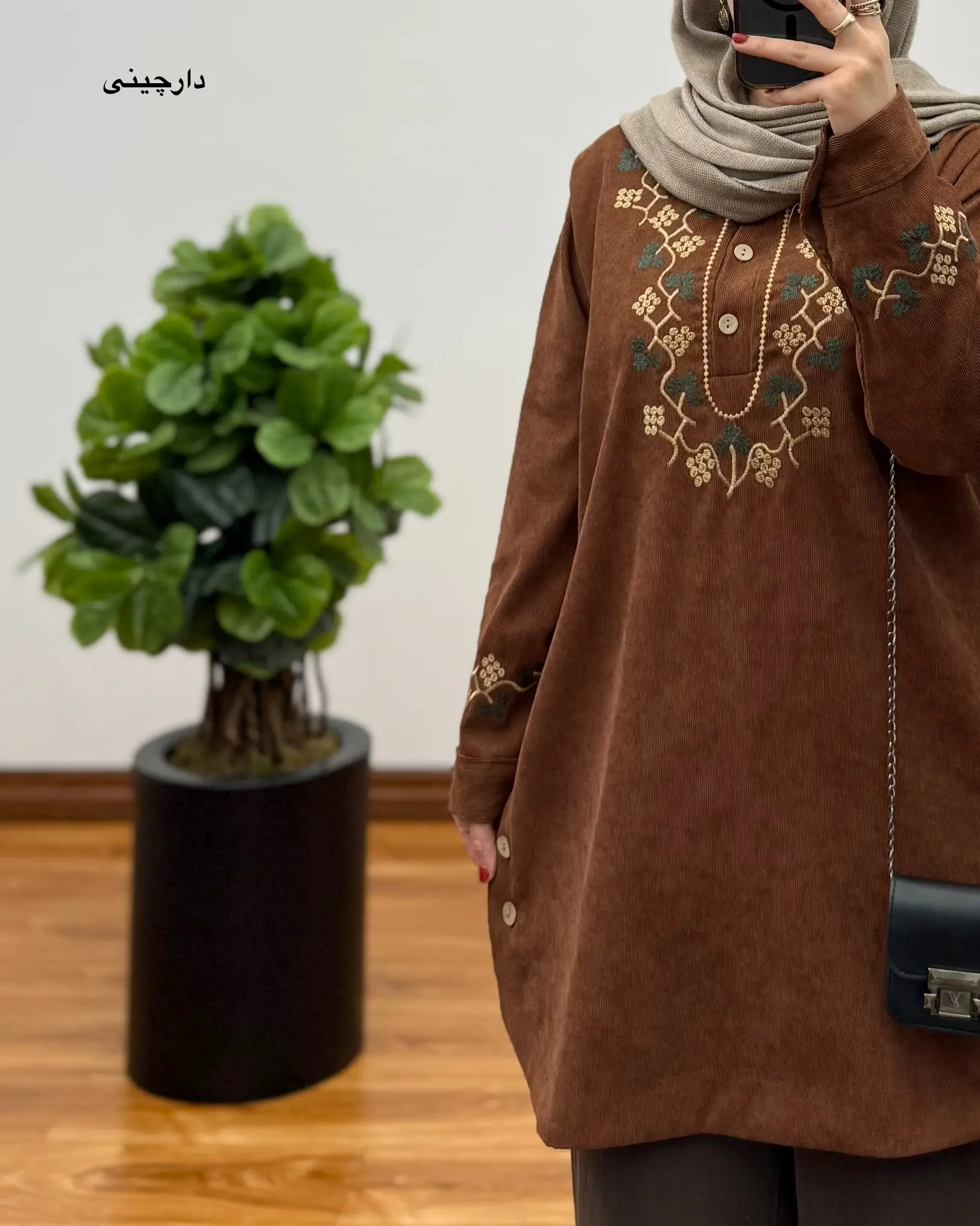 مانتو گلدوزی روژین (طرح خوشه)