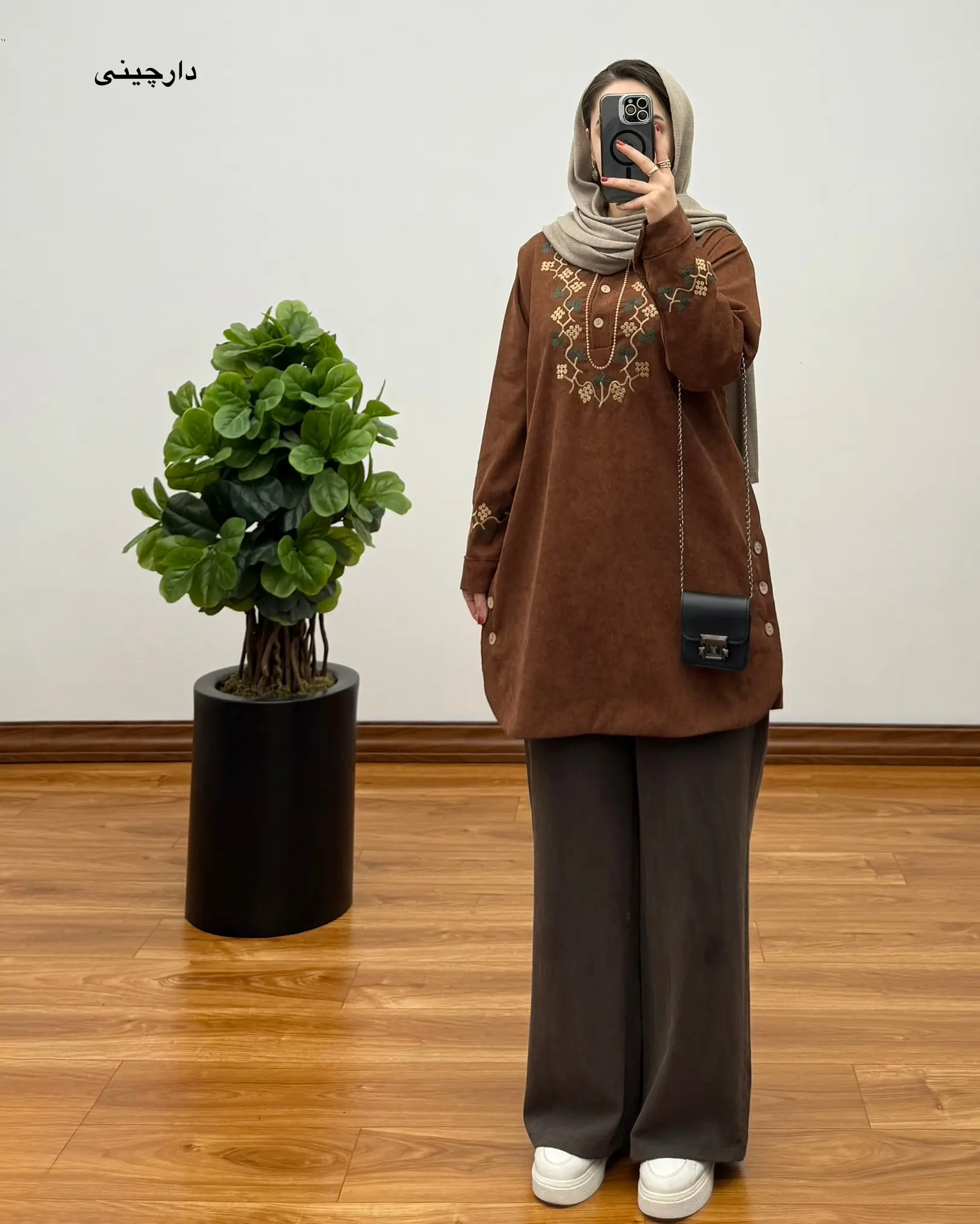 مانتو گلدوزی روژین (طرح خوشه)