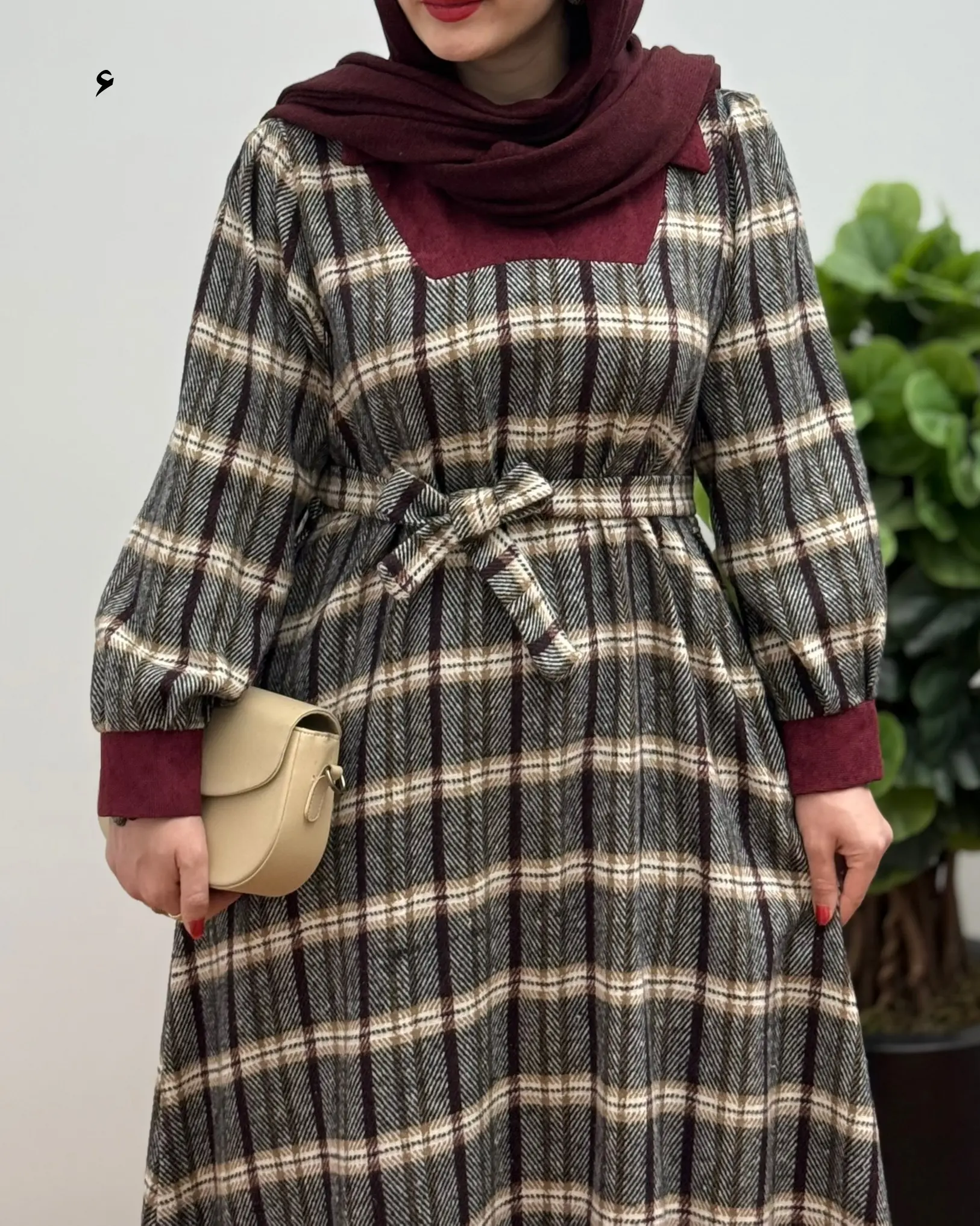 پیراهن پشمی خاتون ۱