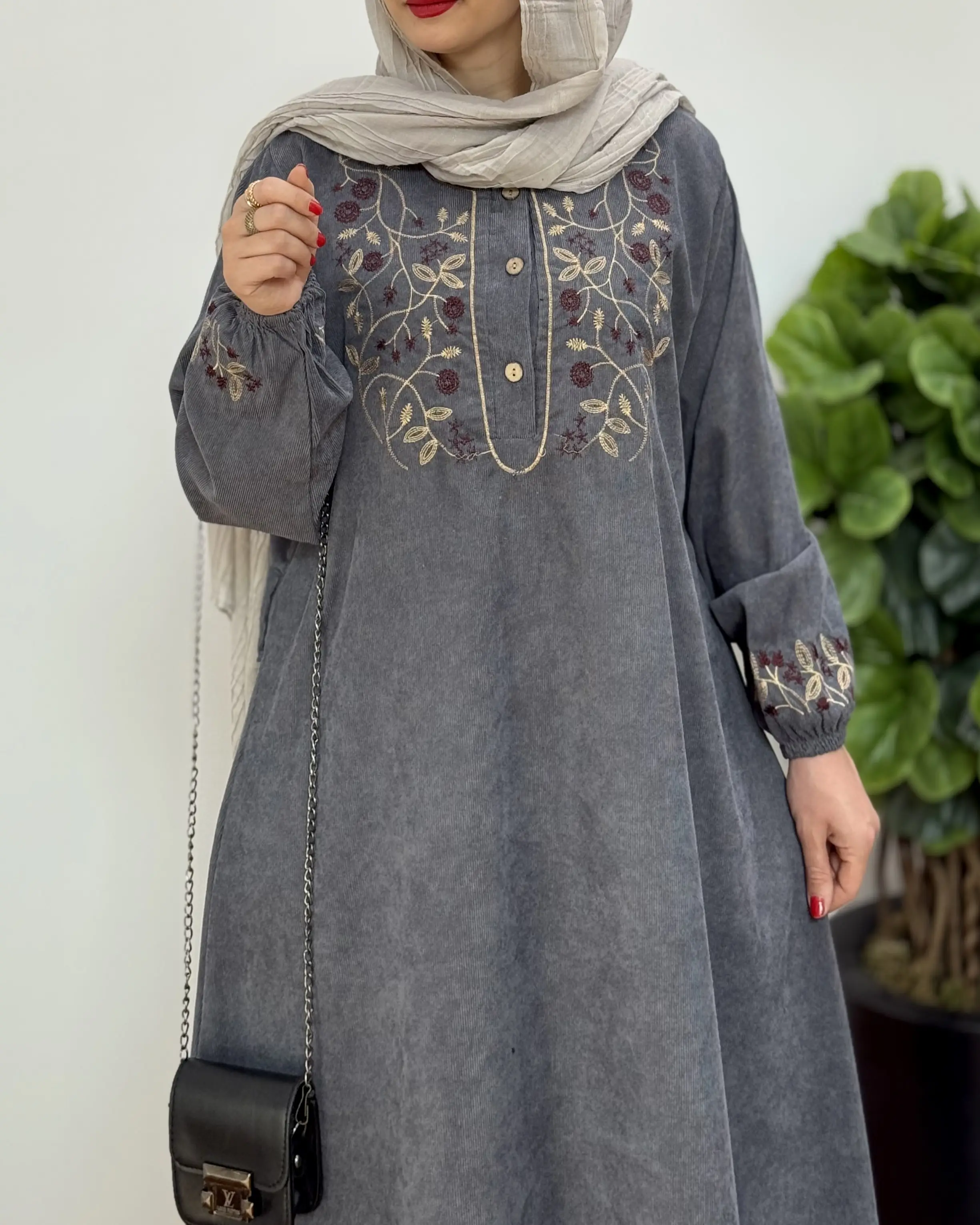 مانتو شهربانو کبریتی طرح برگ ۳