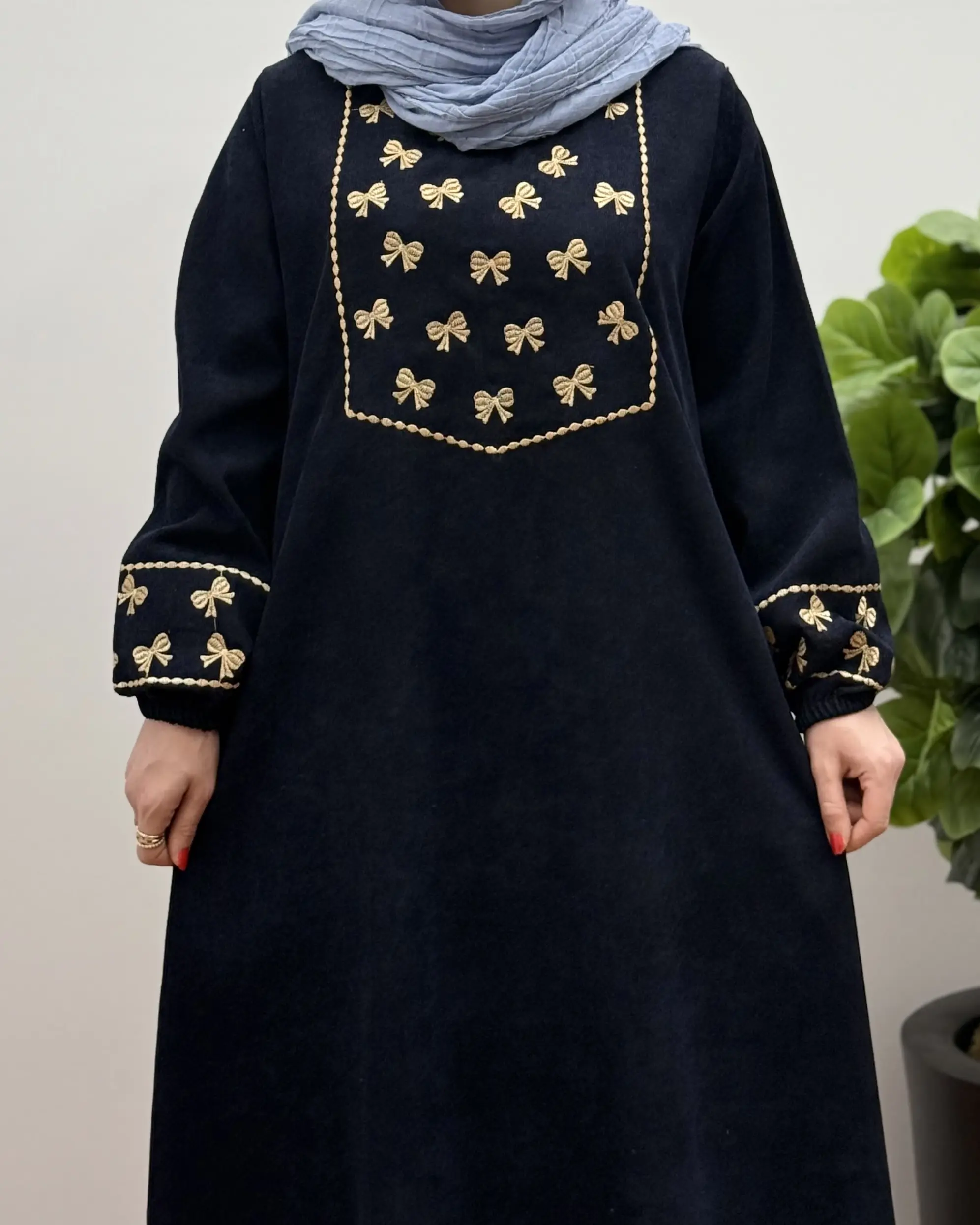 پیراهن مانتویی گلدوزی نرگس