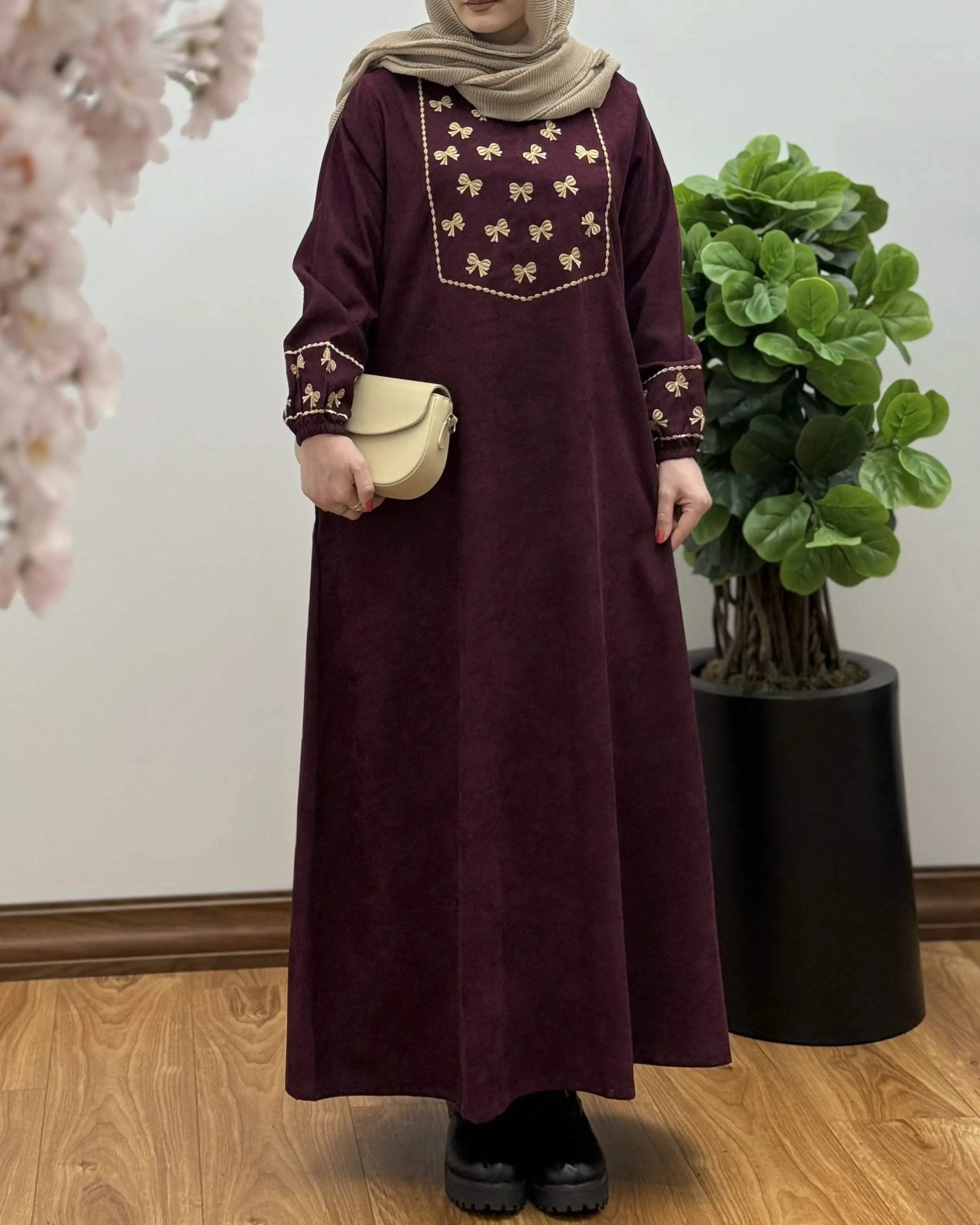 پیراهن مانتویی گلدوزی نرگس