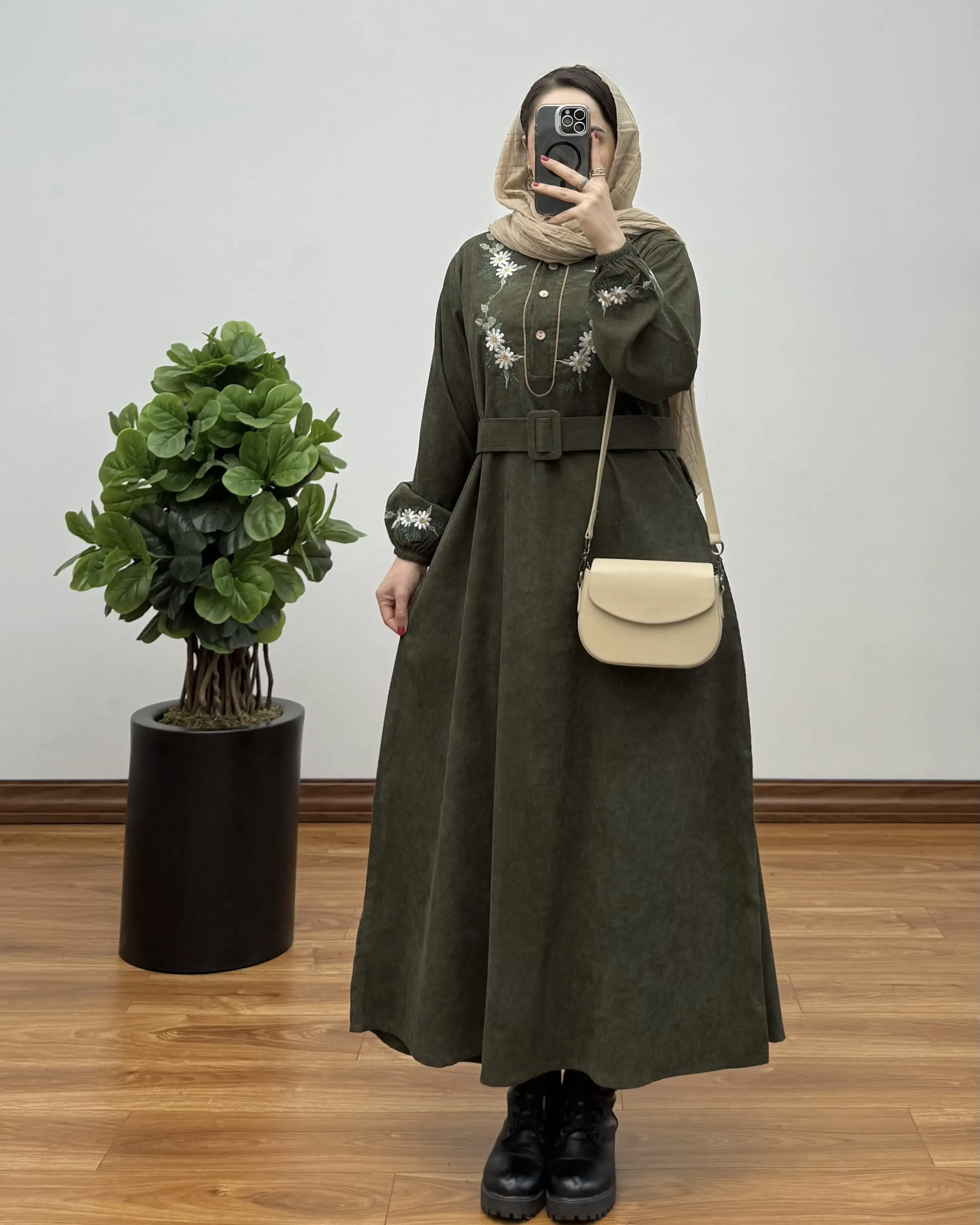 مانتو شهربانو کبریتی طرح گل ۵