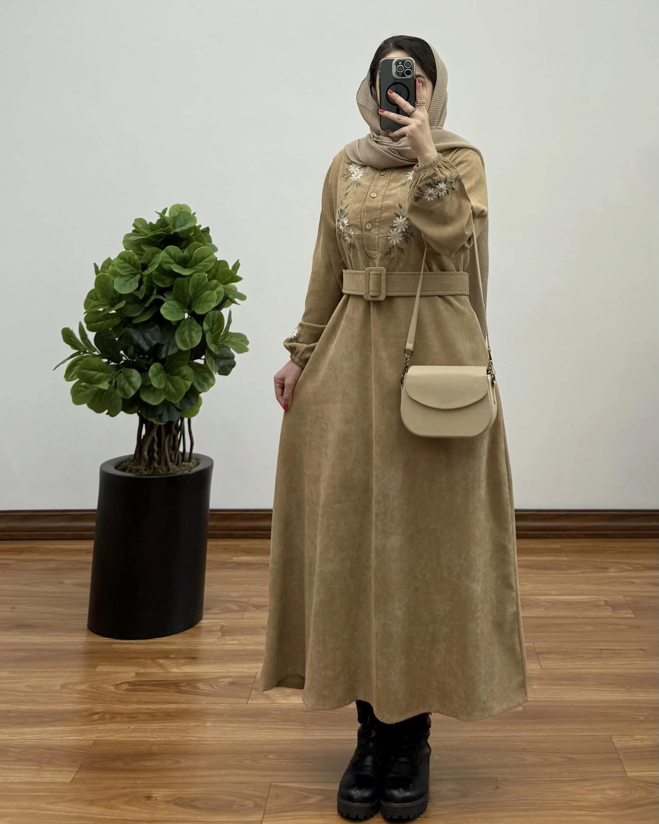 مانتو شهربانو کبریتی طرح گل ۵