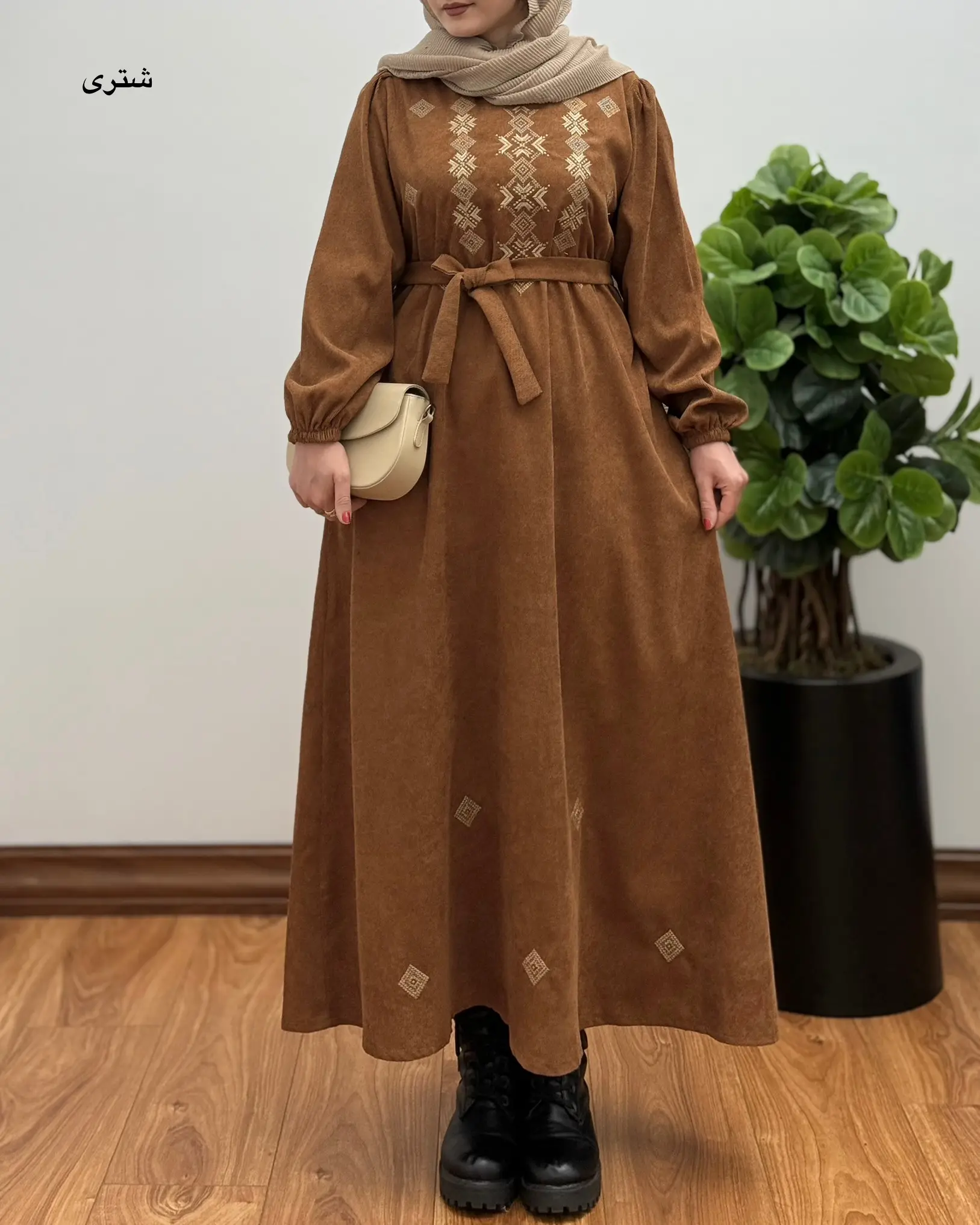 مانتو گلدوزی ماهان