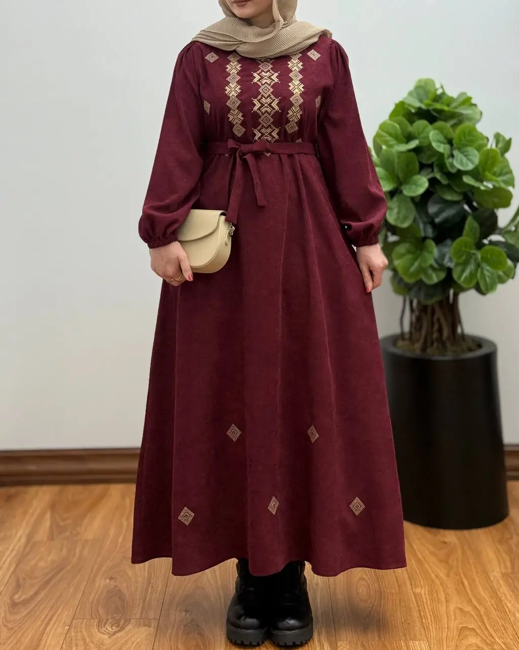 مانتو گلدوزی ماهان