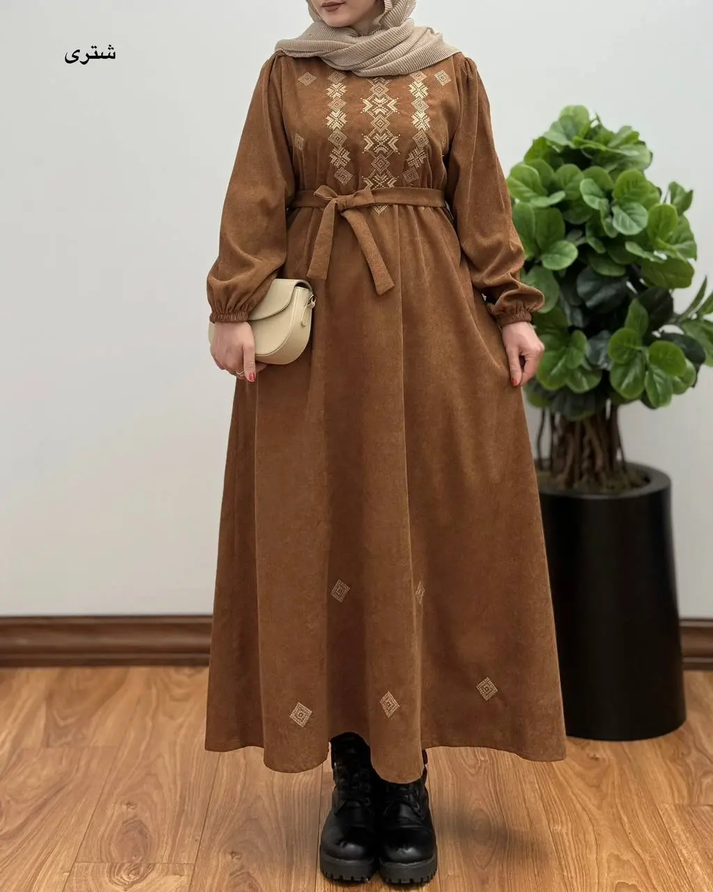 مانتو گلدوزی ماهان