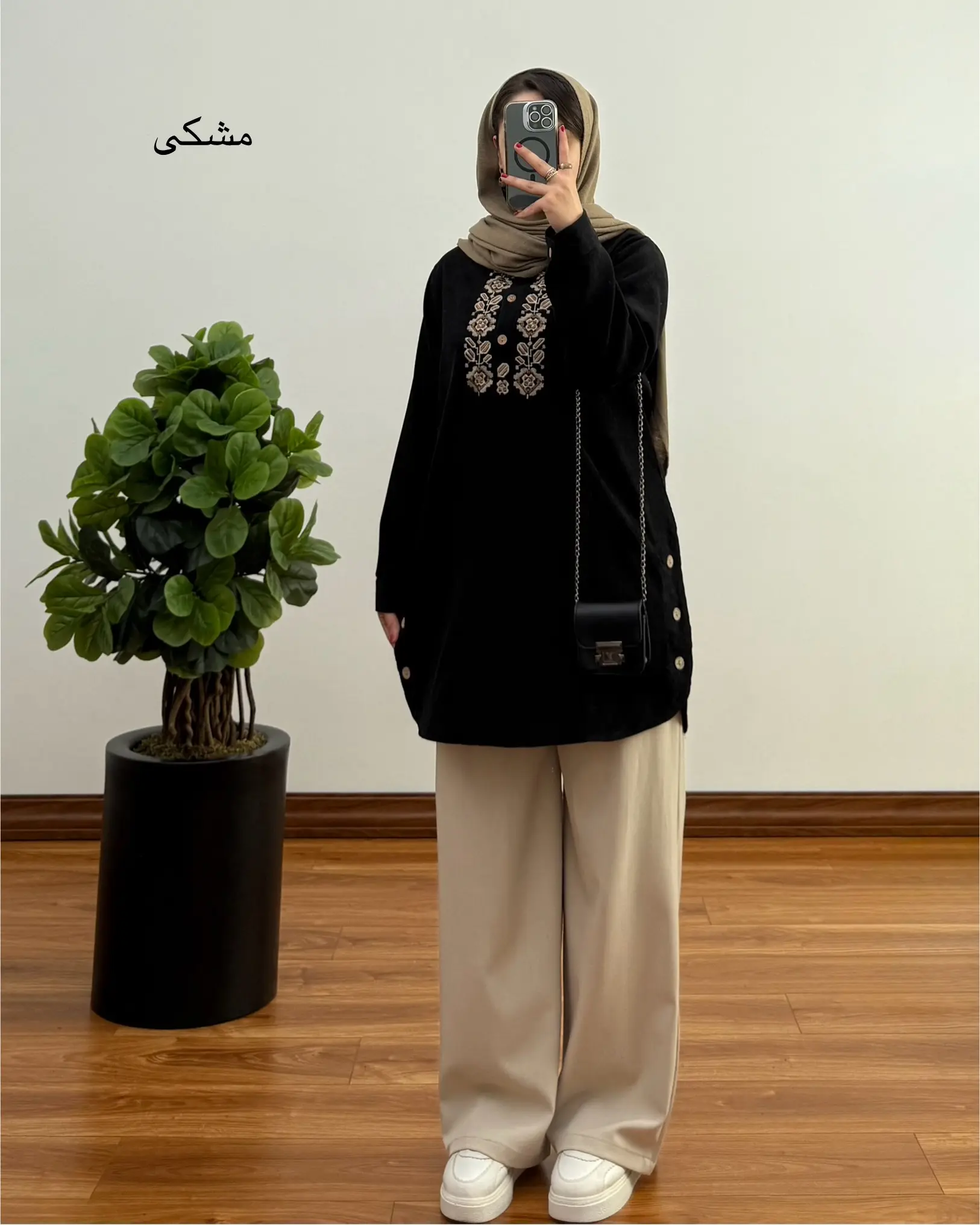 مانتو گلدوزی روژین