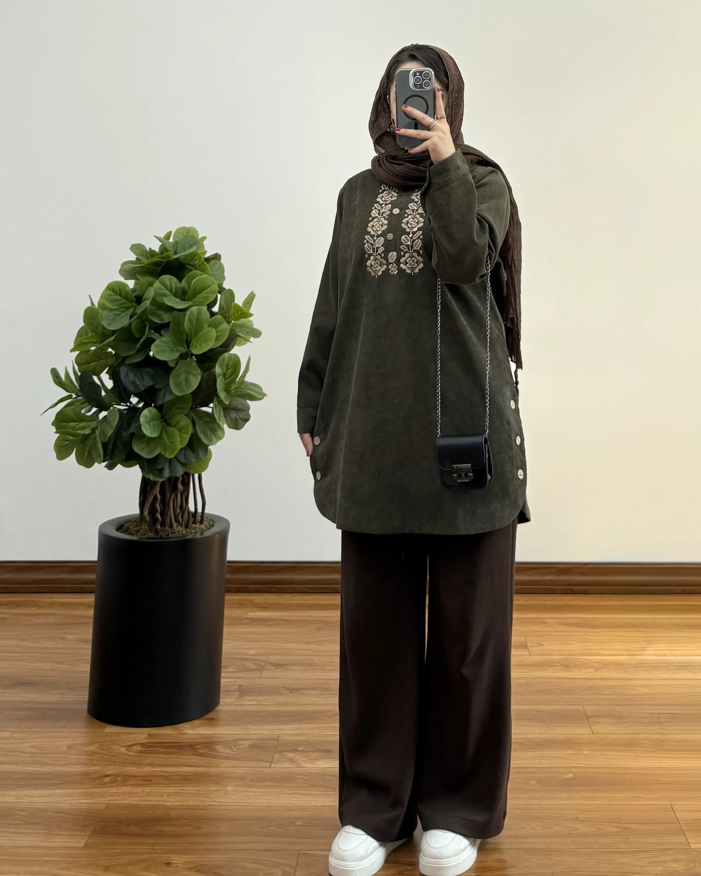 مانتو گلدوزی روژین