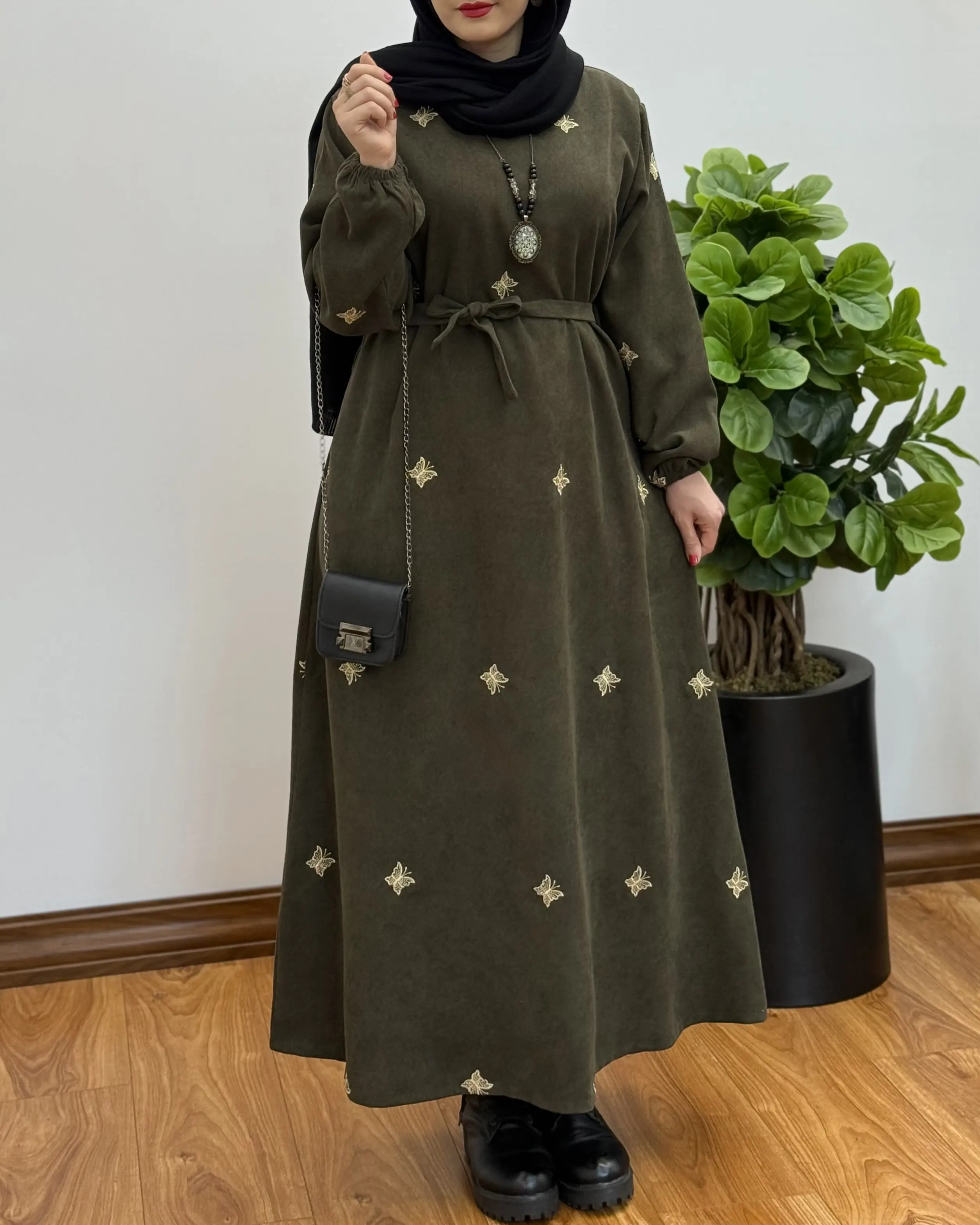 پیراهن مانتویی تمام گلدوزی پروانه