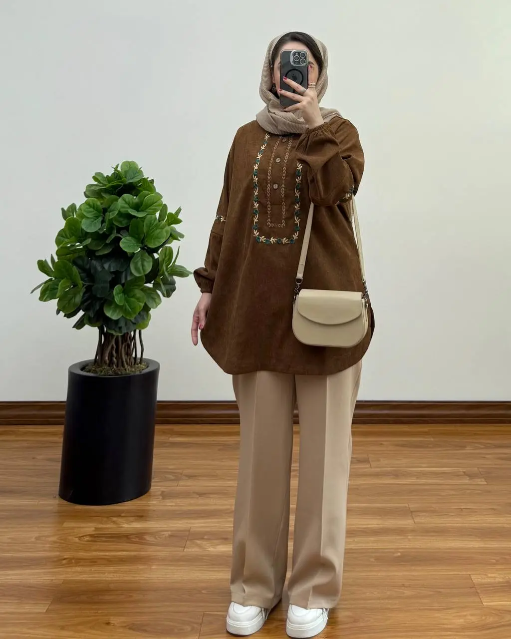 مانتو گلدوزی فروغ