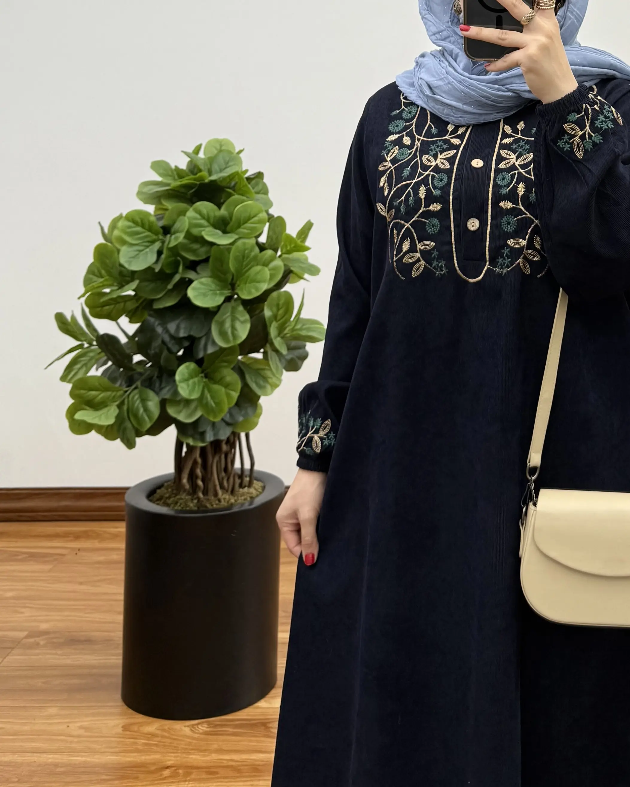 مانتو شهربانو کبریتی طرح برگ ۲