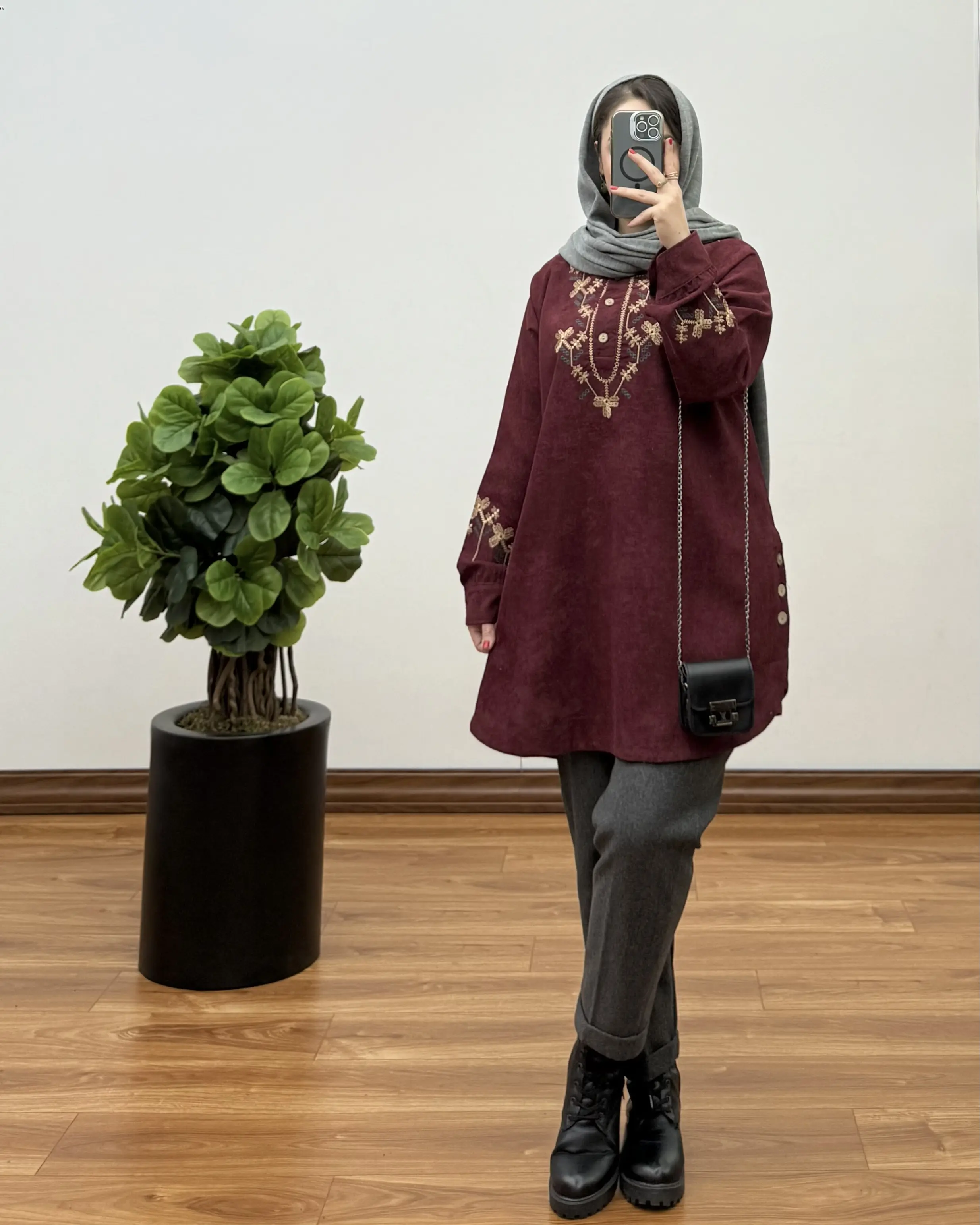 مانتو گلدوزی روژین ۱