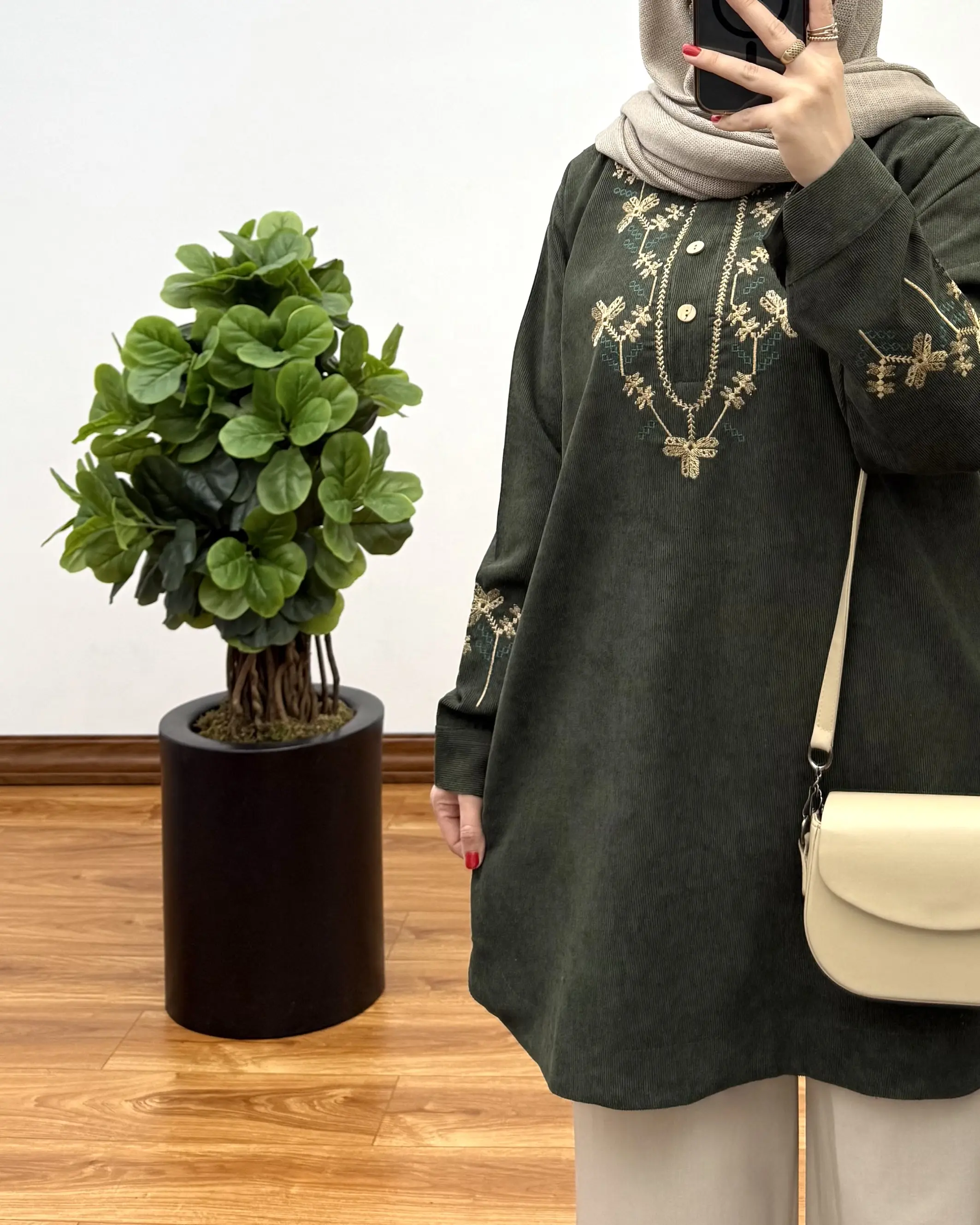 مانتو گلدوزی روژین ۱