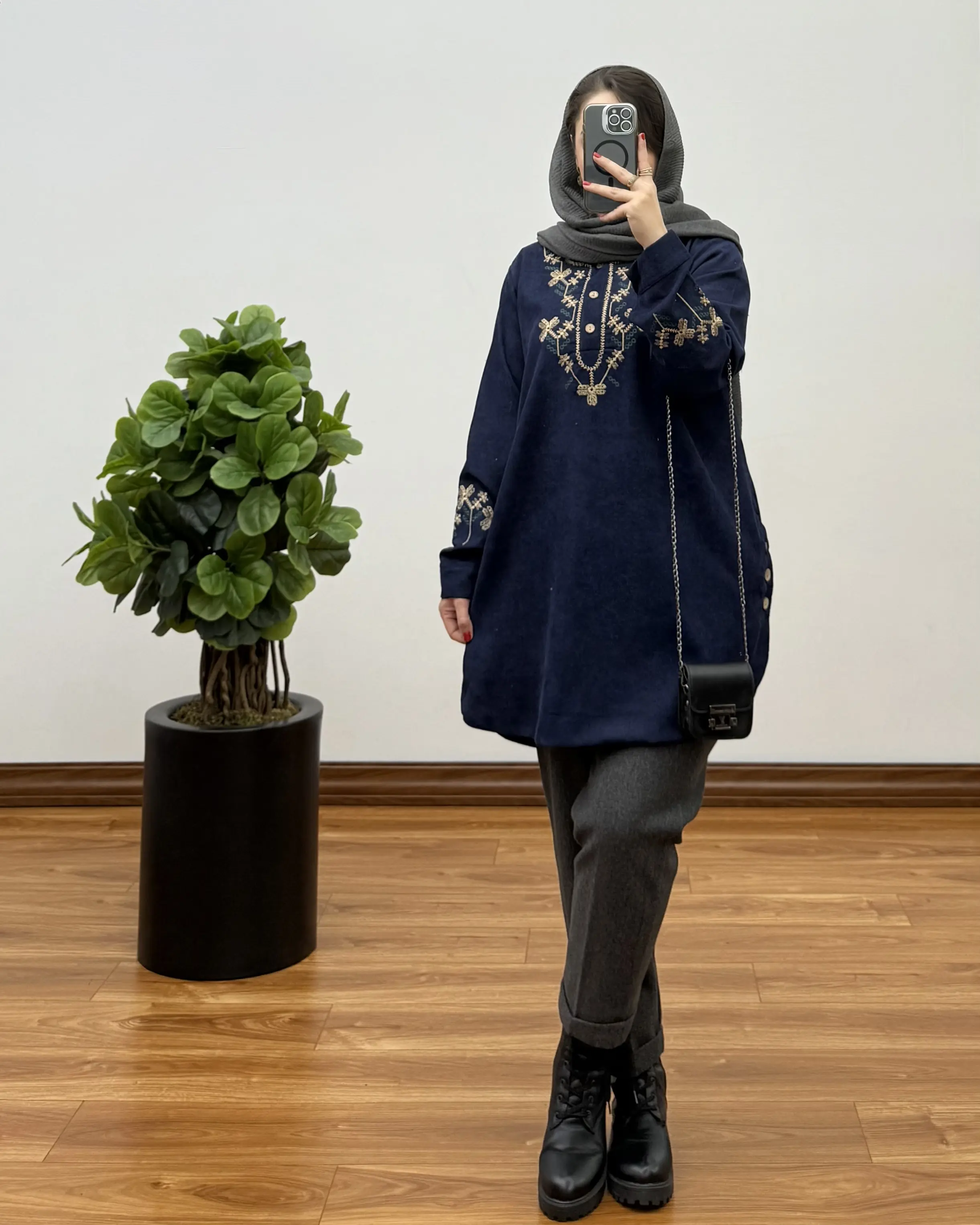 مانتو گلدوزی روژین ۱