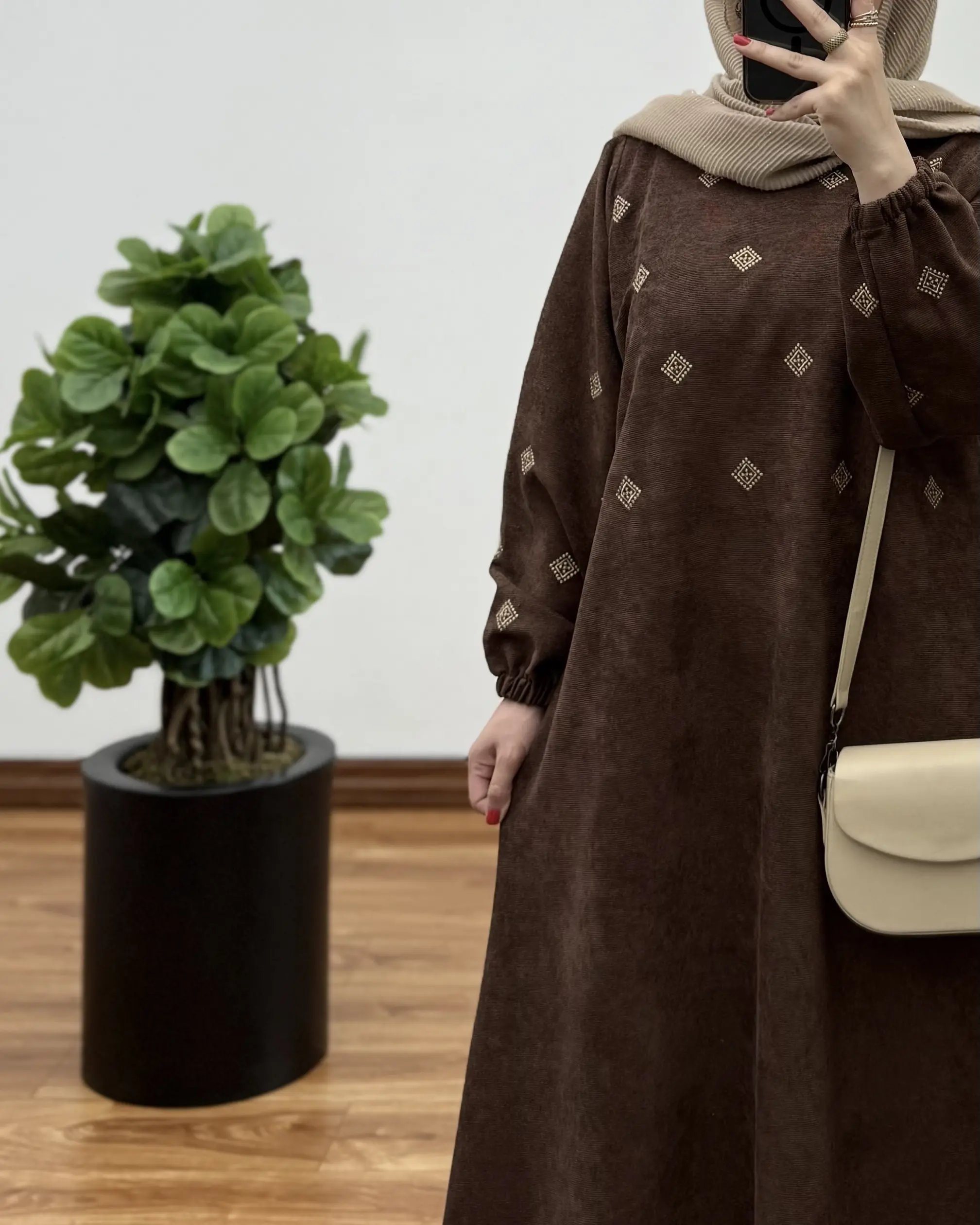 پیراهن مانتویی گلدوزی سیمین