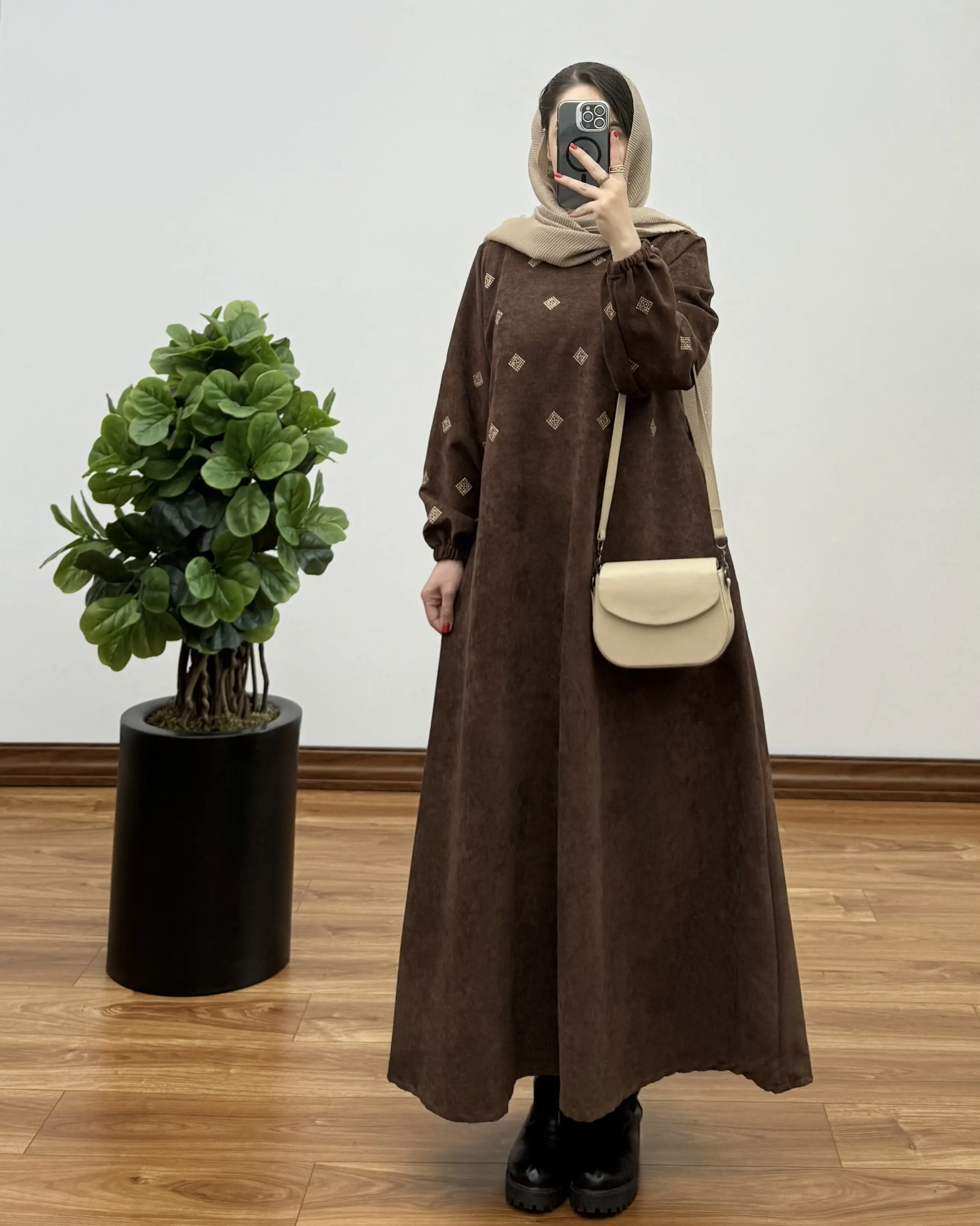 پیراهن مانتویی گلدوزی سیمین