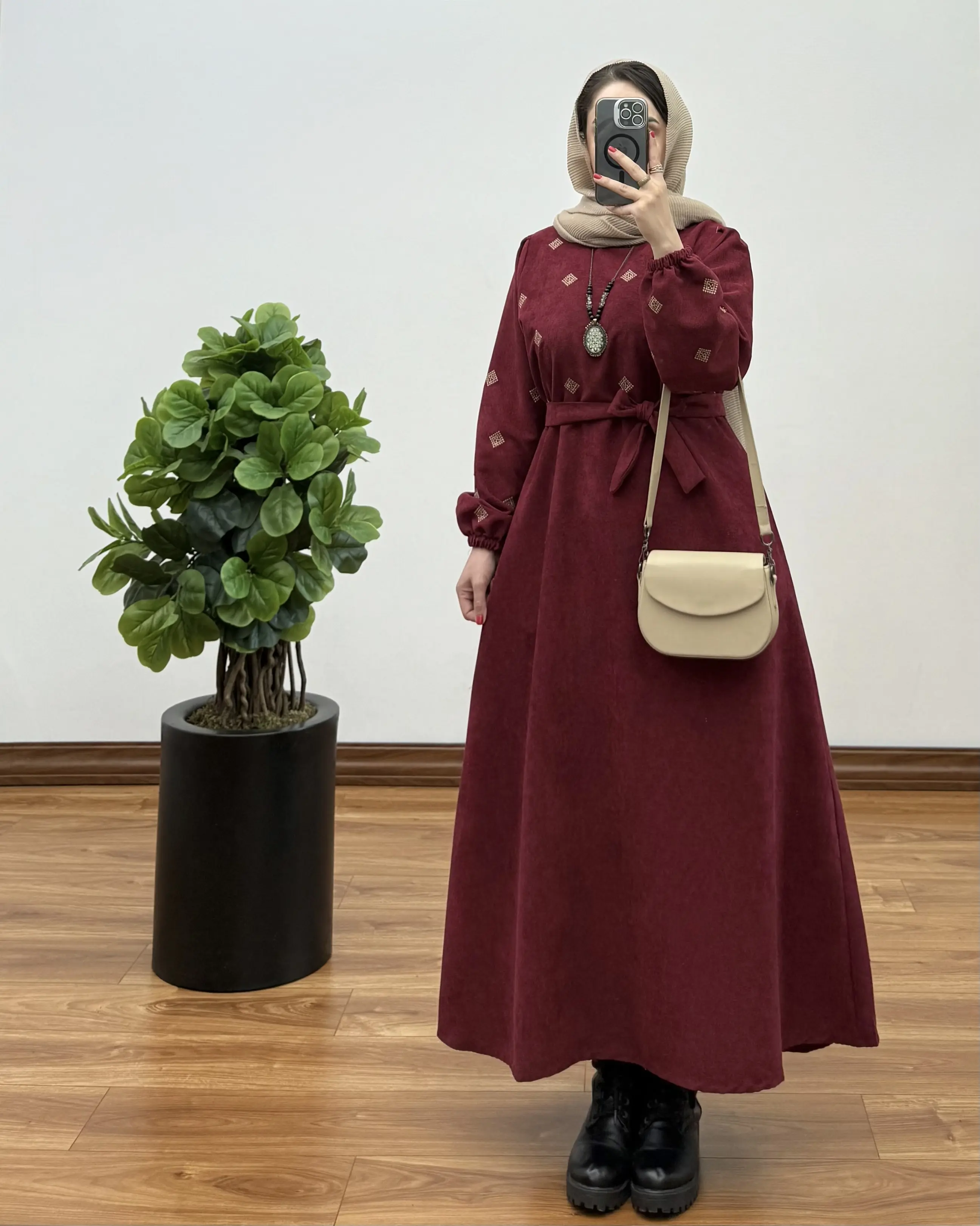 پیراهن مانتویی گلدوزی سیمین