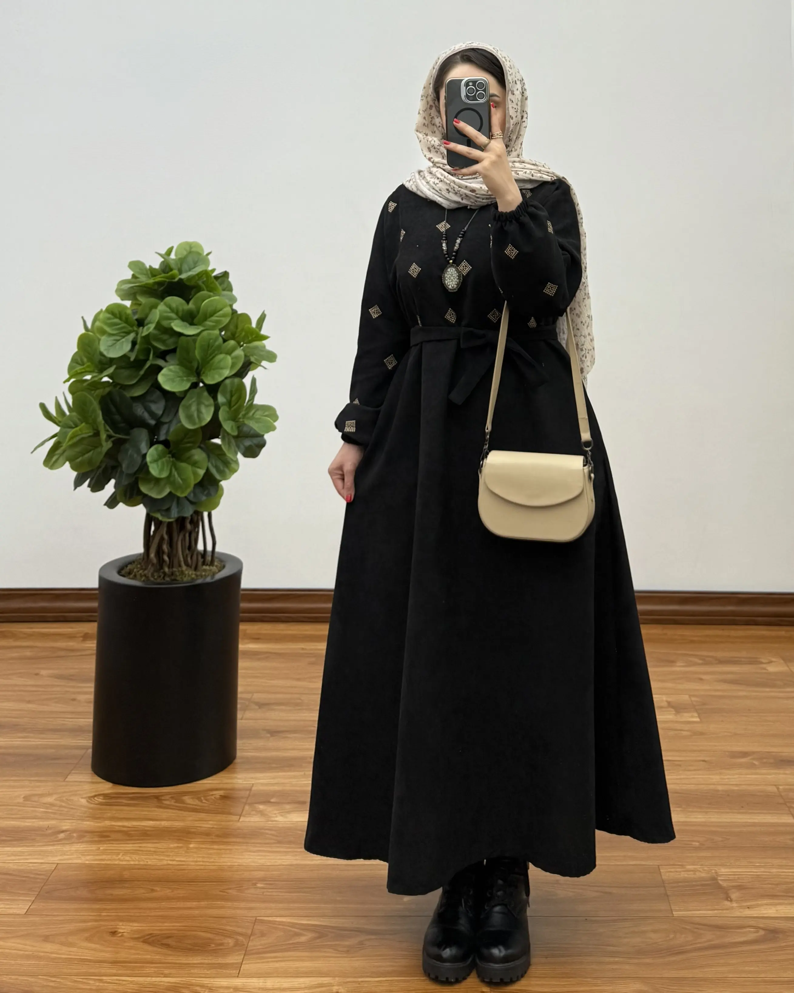 پیراهن مانتویی گلدوزی سیمین