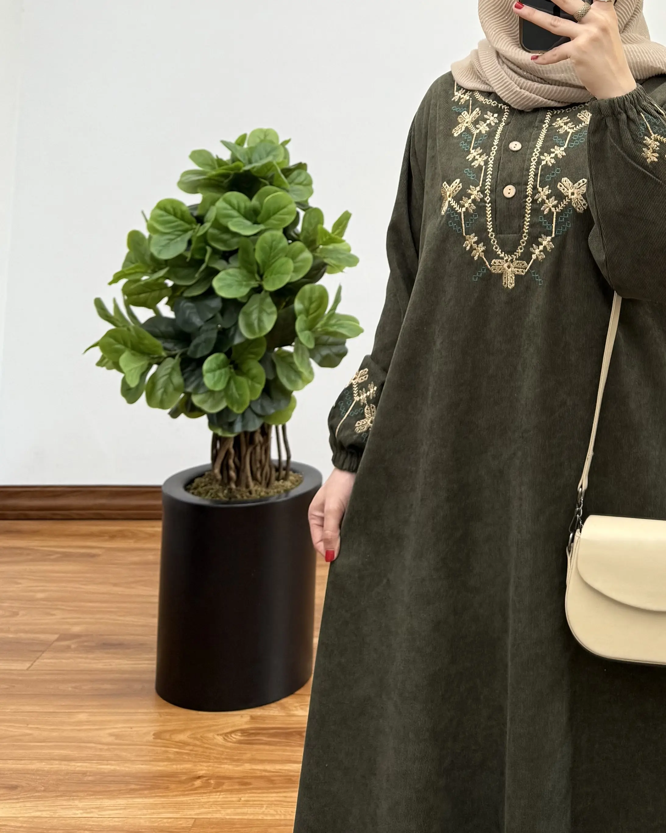 مانتو شهربانو کبریتی طرح مینیاتوری