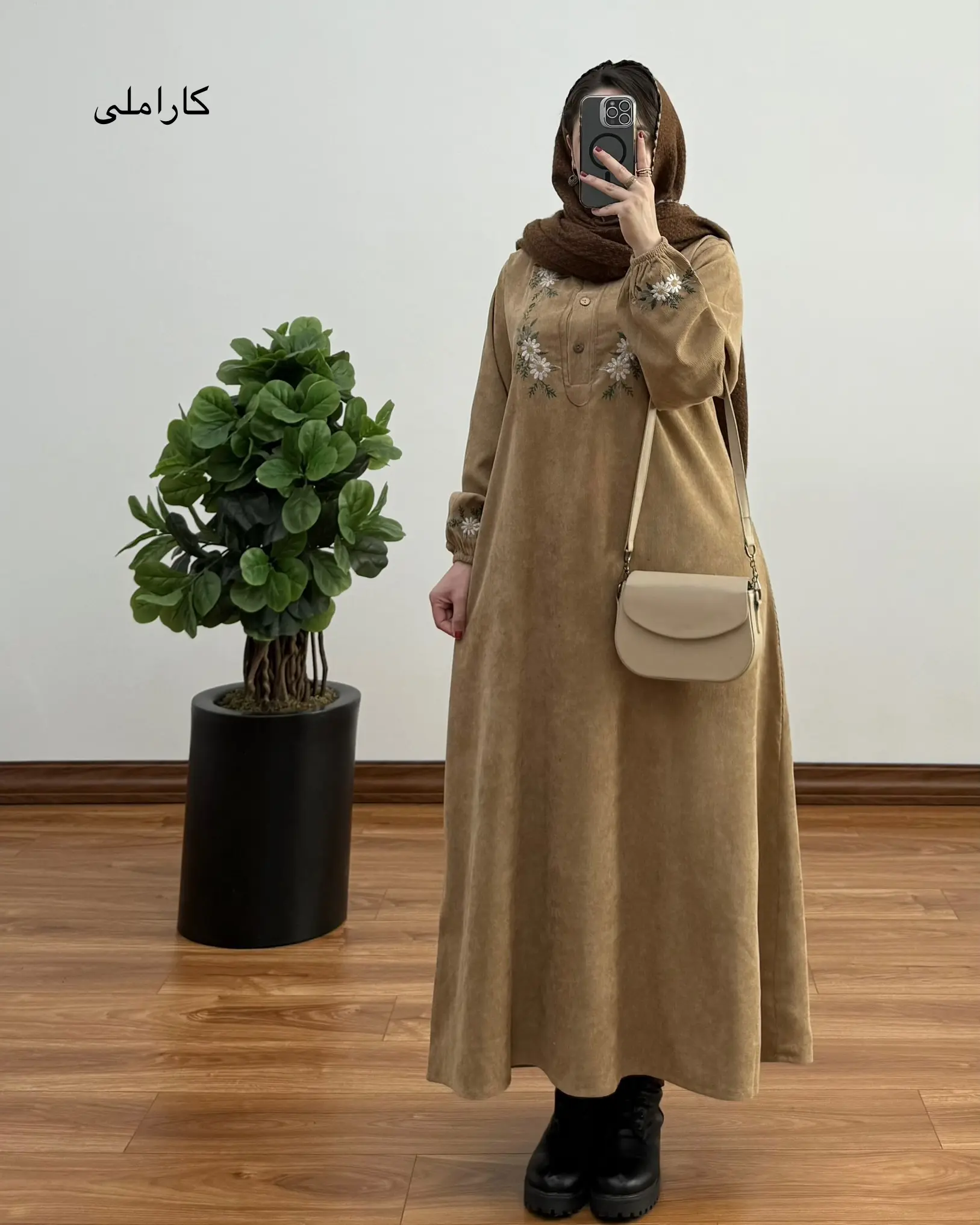 مانتو شهربانو کبریتی طرح گل ۳