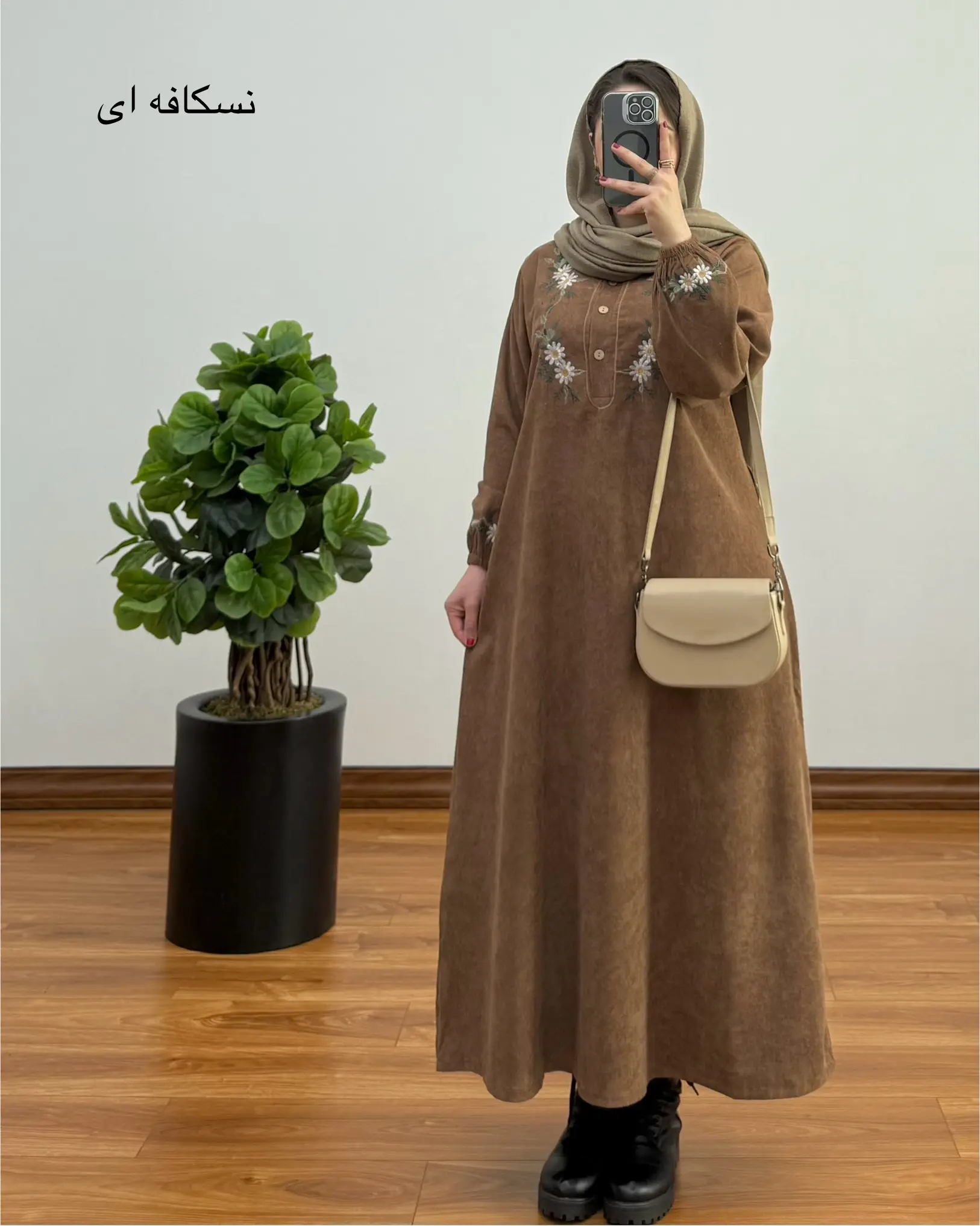 مانتو شهربانو کبریتی طرح گل ۳