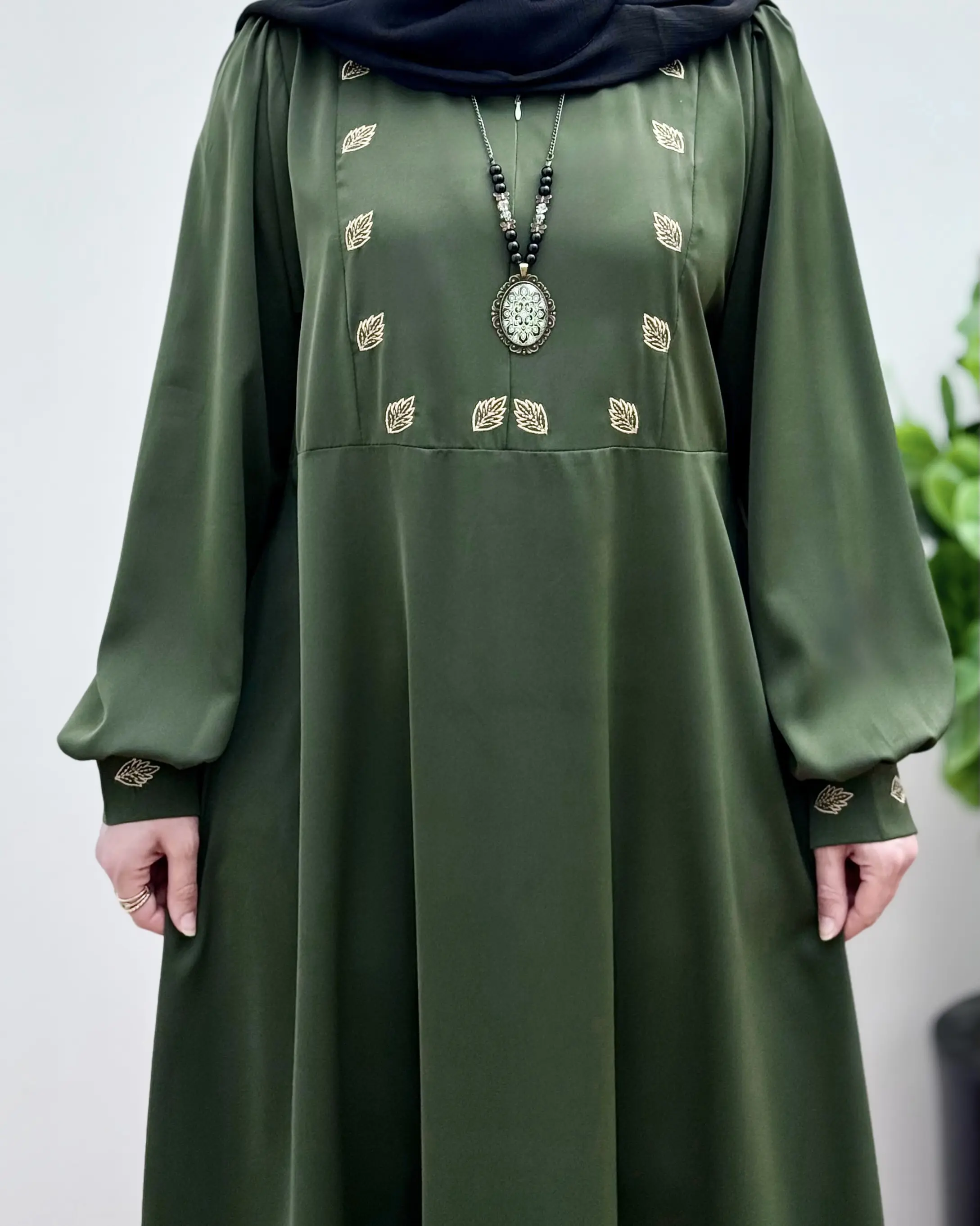 مانتو عبایی سوپر کلوش الیزه مدل برگی