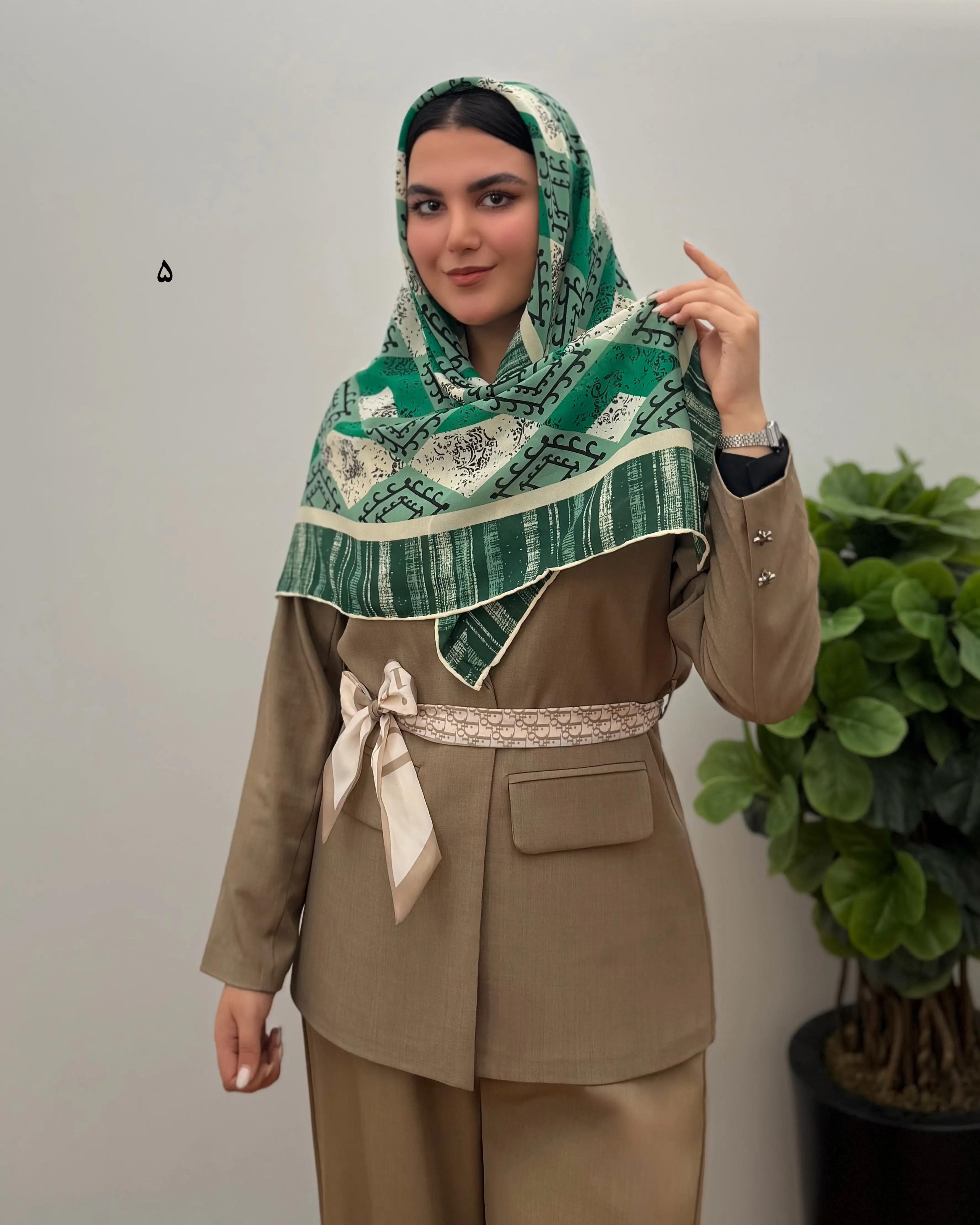 روسری دست دوز حریر مدل رونیا
