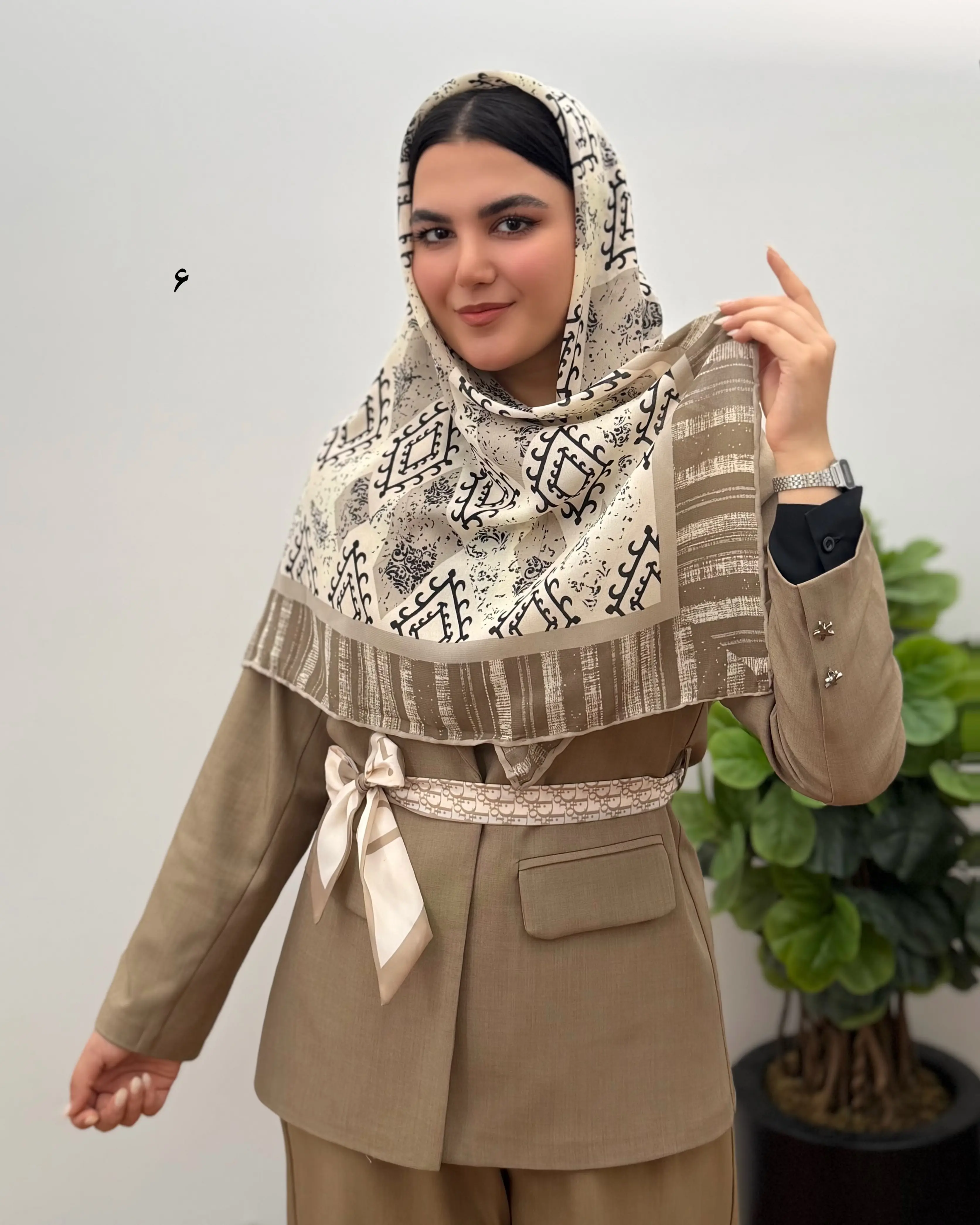 روسری دست دوز حریر مدل رونیا