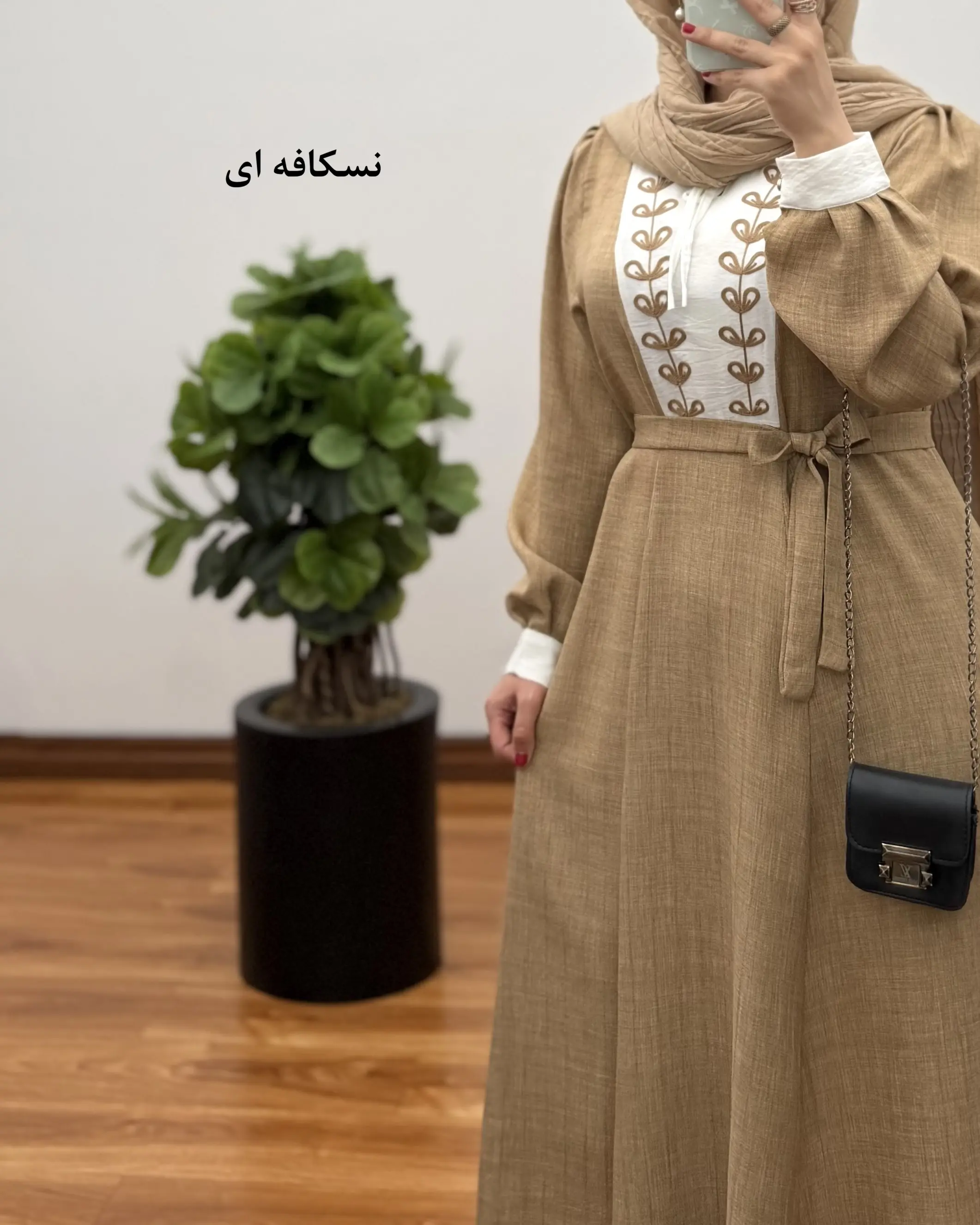 پیراهن مانتویی گلدوزی نارین